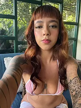 AliceMrtnz online show from 05/07/26, 02:44