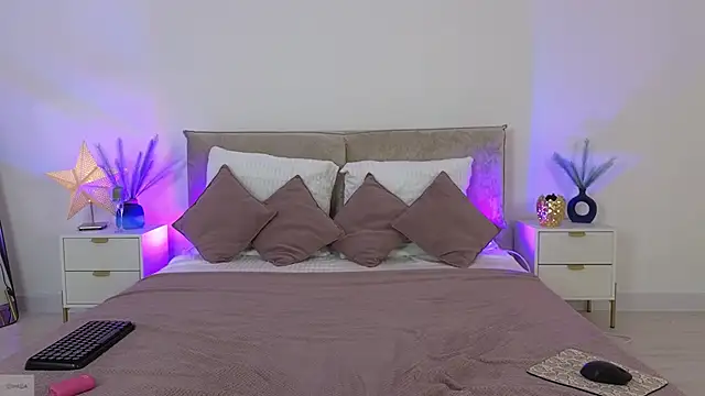 Jules night online show from 11/08/25, 09:24