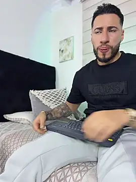 Thiago Hill online show from 06/20/26, 07:22