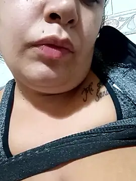 Snapshot of Pomelit00 chatting on 03/06/26, 04:31 Pomelit00 online show from 03/06/26, 04:31