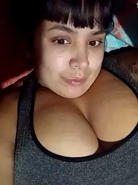 Snapshot of Pomelit00 chatting on 03/09/26, 02:15 Pomelit00 online show from 03/09/26, 02:15