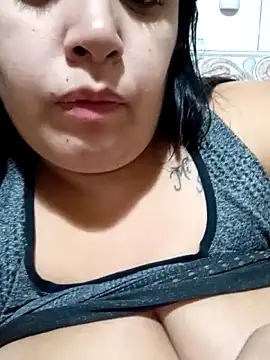 Snapshot of Pomelit00 chatting on 03/25/26, 12:05 Pomelit00 online show from 03/25/26, 12:05