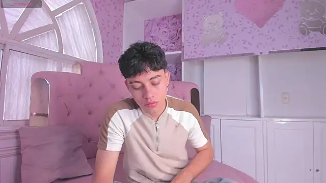 Dani rivass online show from 12/17/25, 01:28