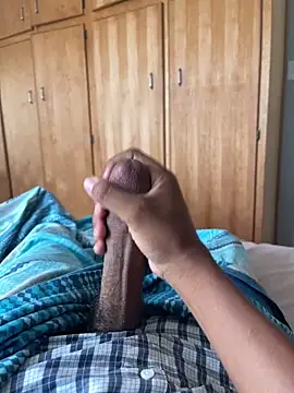 CreamyOff45 online show from 12/17/25, 05:24