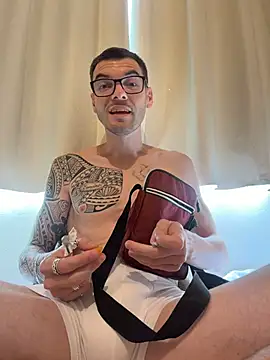 Snapshot of Leonsouzaof chatting on 12/01/25, 05:29 Leonsouzaof online show from 12/01/25, 05:29