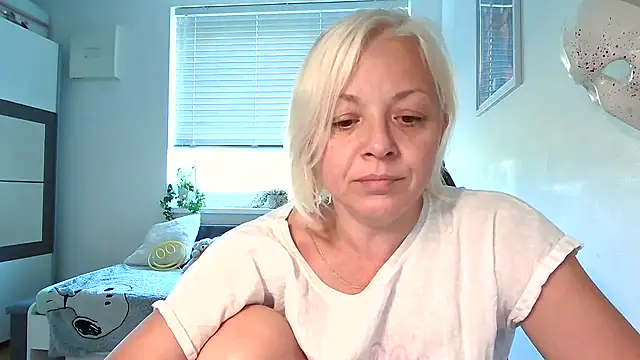 Linsy Kim online show from 09/20/25, 07:20