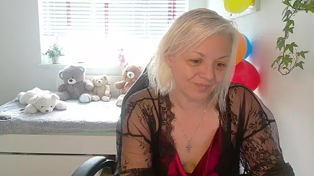 Linsy Kim online show from 12/21/25, 09:27