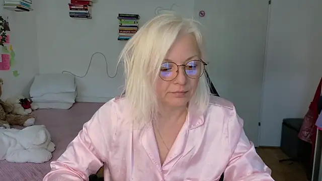 Linsy Kim online show from 04/25/26, 09:12