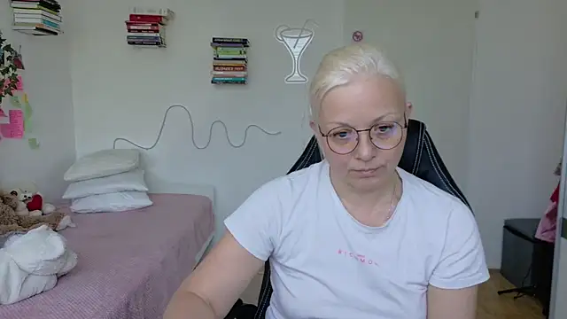 Linsy Kim online show from 04/26/26, 09:40