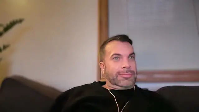 Snapshot of Ty_lerDavid chatting on 02/19/26, 05:58 Ty lerDavid online show from 02/19/26, 05:58