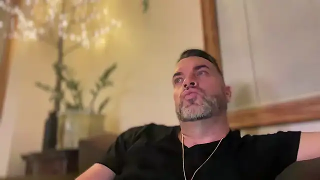 Snapshot of Ty_lerDavid chatting on 03/07/26, 07:38 Ty lerDavid online show from 03/07/26, 07:38