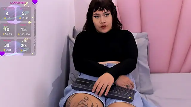 mia yeager online show from 09/11/25, 03:39