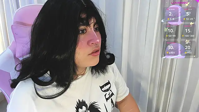 mia yeager online show from 11/21/25, 12:54