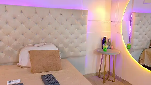 CathMellow online show from 12/18/25, 02:06