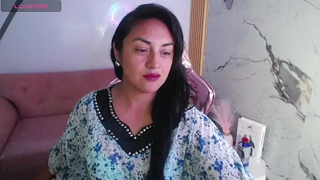 Snapshot of tamara_ch1 chatting on 09/17/25, 03:19 tamara ch1 online show from 09/17/25, 03:19