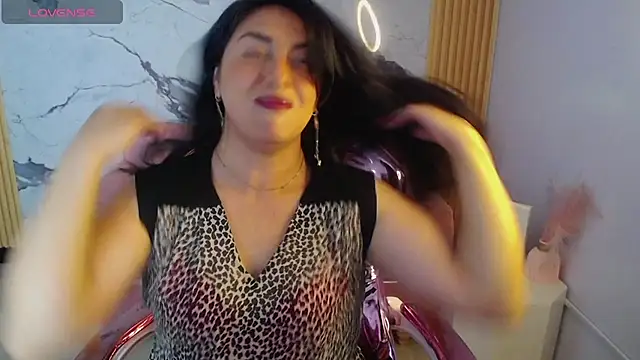 Snapshot of tamara_ch1 chatting on 10/02/25, 03:24 tamara ch1 online show from 10/02/25, 03:24