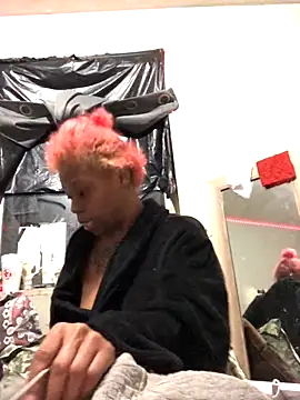 Snapshot of Tishrella6 chatting on 12/21/25, 04:19 Tishrella6 online show from 12/21/25, 04:19