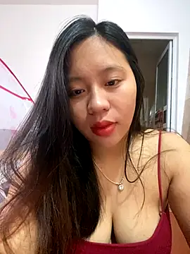 Snapshot of maianhcute chatting on 10/02/25, 12:28 maianhcute online show from 10/02/25, 12:28