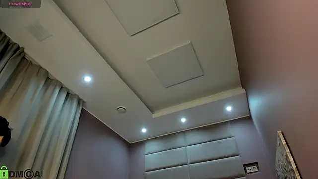 Adeline Perle online show from 10/15/25, 01:06