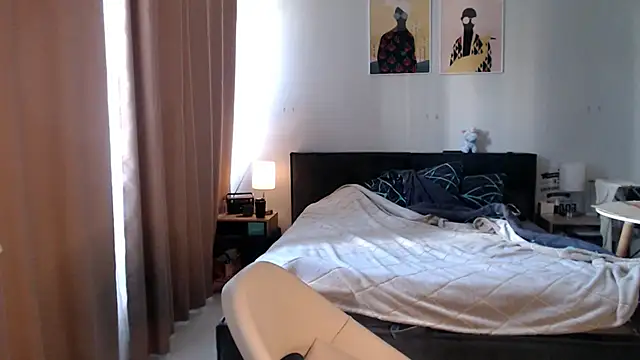 VivianCoke online show from 06/19/26, 09:02