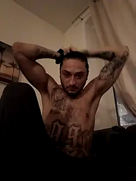 Snapshot of Woodern chatting on 11/26/25, 12:55 Woodern online show from 11/26/25, 12:55