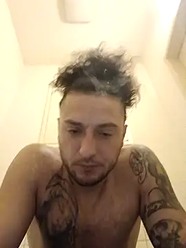 Snapshot of Woodern chatting on 12/02/25, 10:38 Woodern online show from 12/02/25, 10:38