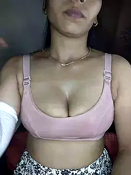 Snapshot of Savita2310 chatting on 10/17/25, 05:37 Savita2310 online show from 10/17/25, 05:37