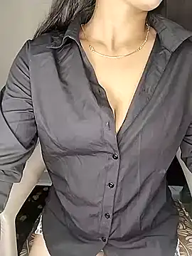 Snapshot of Savita2310 chatting on 11/14/25, 05:55 Savita2310 online show from 11/14/25, 05:55