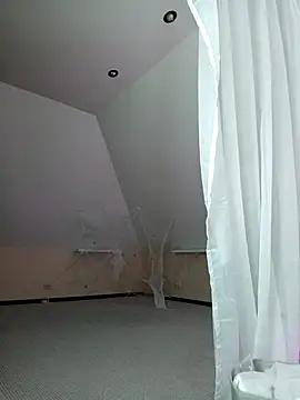 Liann Stark online show from 11/20/25, 06:24