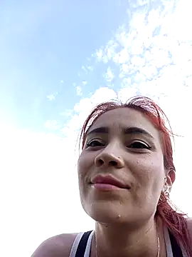 dulcelatin21 online show from 10/05/25, 09:34