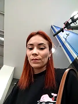 dulcelatin21 online show from 10/09/25, 07:45