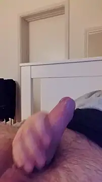 NewJoiner online show from 12/14/25, 04:01