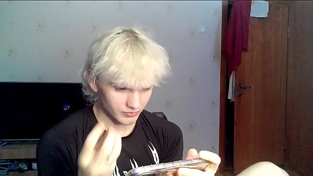 Snapshot of kazzu_daw chatting on 07/15/26, 01:55 kazzu daw online show from 07/15/26, 01:55