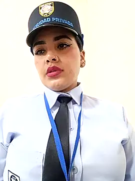 Snapshot of MAYE__13 chatting on 10/27/25, 12:31 MAYE 13 online show from 10/27/25, 12:31