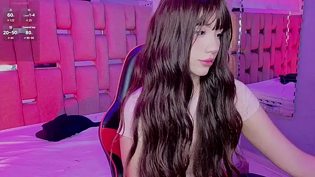 Snapshot of ZharaLux chatting on 01/14/26, 12:33 ZharaLux online show from 01/14/26, 12:33