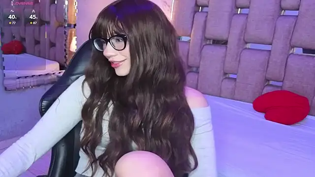 Snapshot of ZharaLux chatting on 01/18/26, 12:42 ZharaLux online show from 01/18/26, 12:42