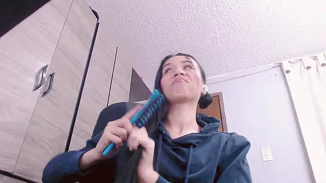 Snapshot of scarlett_vonrose chatting on 10/03/25, 08:50 scarlett vonrose online show from 10/03/25, 08:50