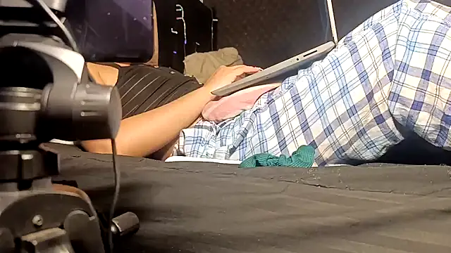 Yuli-27 online show from 12/17/25, 07:03