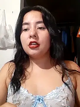 Snapshot of Yuli-27 chatting on 02/06/26, 05:01 Yuli-27 online show from 02/06/26, 05:01