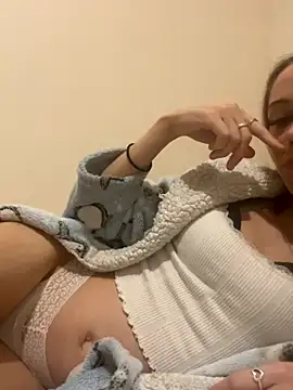 Snapshot of Angelloverxo chatting on 12/04/25, 12:31 Angelloverxo online show from 12/04/25, 12:31