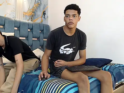 PRETTY FEM online show from 12/21/25, 03:24