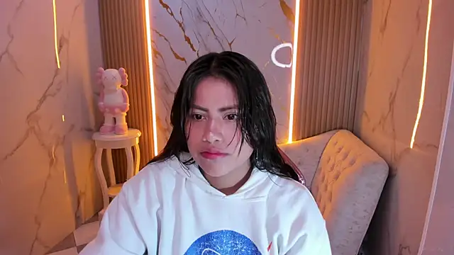 Victoria b  online show from 09/25/25, 12:42