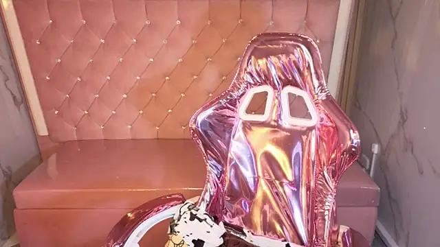 Victoria b  online show from 11/01/25, 08:11