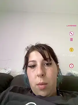 Snapshot of ilaria_miss98 chatting on 06/10/26, 08:46 ilaria miss98 online show from 06/10/26, 08:46