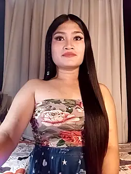 Snapshot of Naughtyalina2 chatting on 11/06/25, 11:37 Naughtyalina2 online show from 11/06/25, 11:37