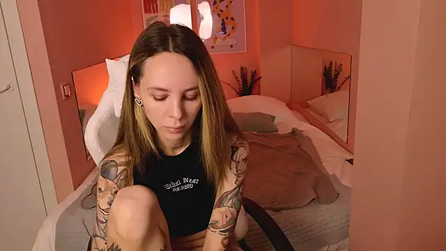 MiaGraham1 online show from 10/24/25, 04:36