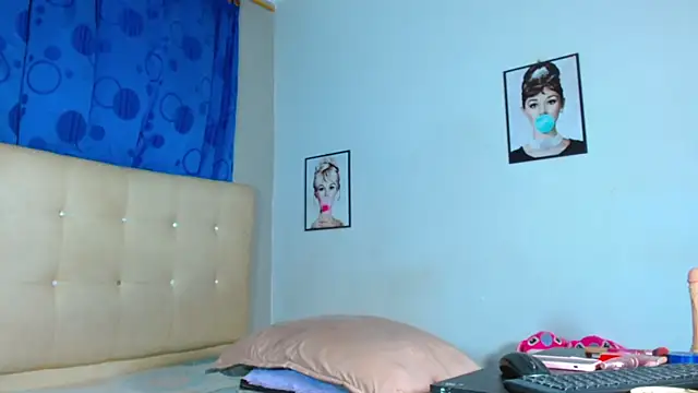 Snapshot of ebonny_ts chatting on 09/30/25, 11:37 ebonny ts online show from 09/30/25, 11:37