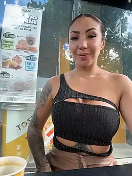 Sarahlove 90 online show from 10/14/25, 04:19