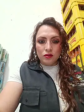 Snapshot of VERONICA__03 chatting on 10/02/25, 01:40 VERONICA 03 online show from 10/02/25, 01:40