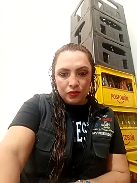 Snapshot of VERONICA__03 chatting on 10/17/25, 01:35 VERONICA 03 online show from 10/17/25, 01:35